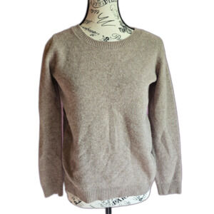 Pure Merino neutral crewneck pullover sweater